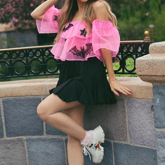 🦇💕Judith March Pink Bat Girl Halloween Ruffle Top💕🦇 - Picture 6 of 6